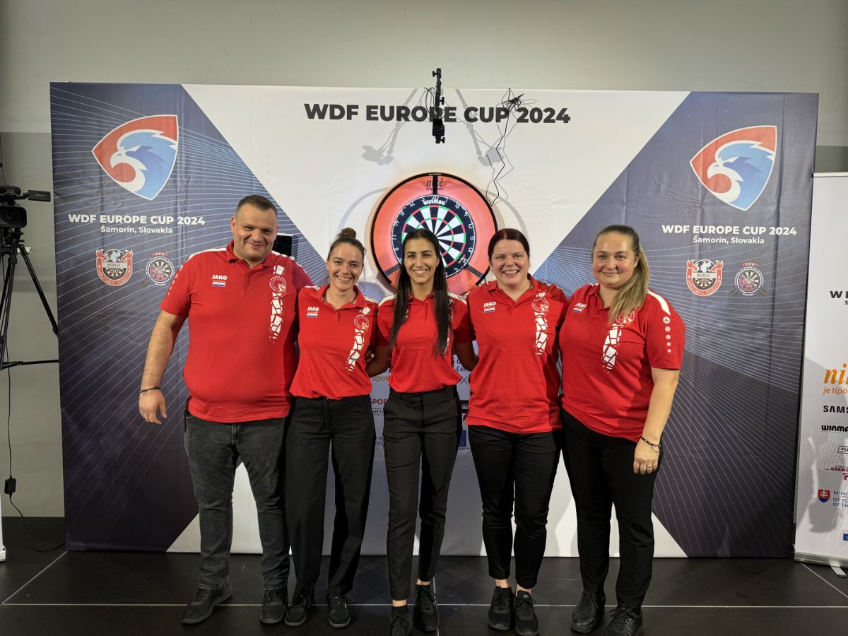 00000259 zene crvena jako