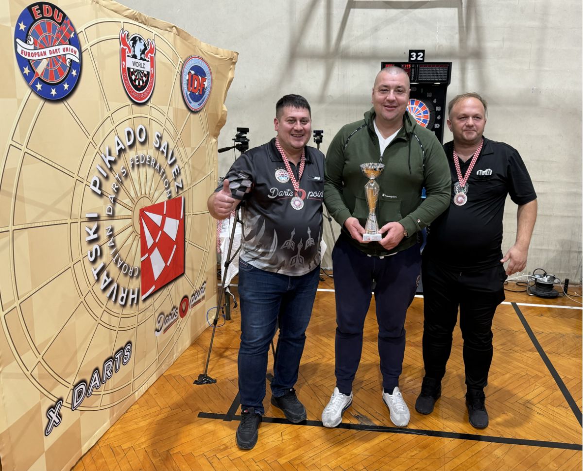 00000856 cricket m 00000856 cricket m