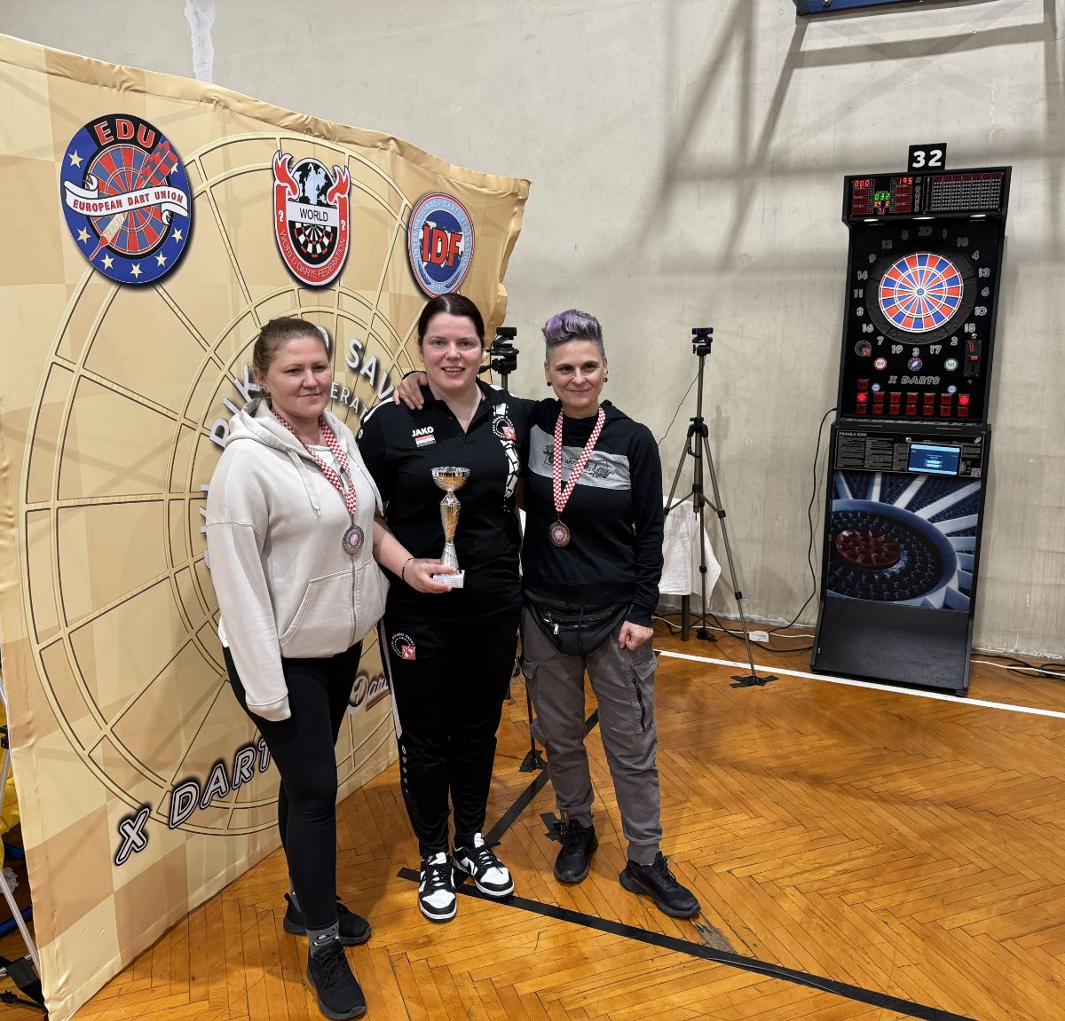 00000857 seniorke cricket 00000857 seniorke cricket